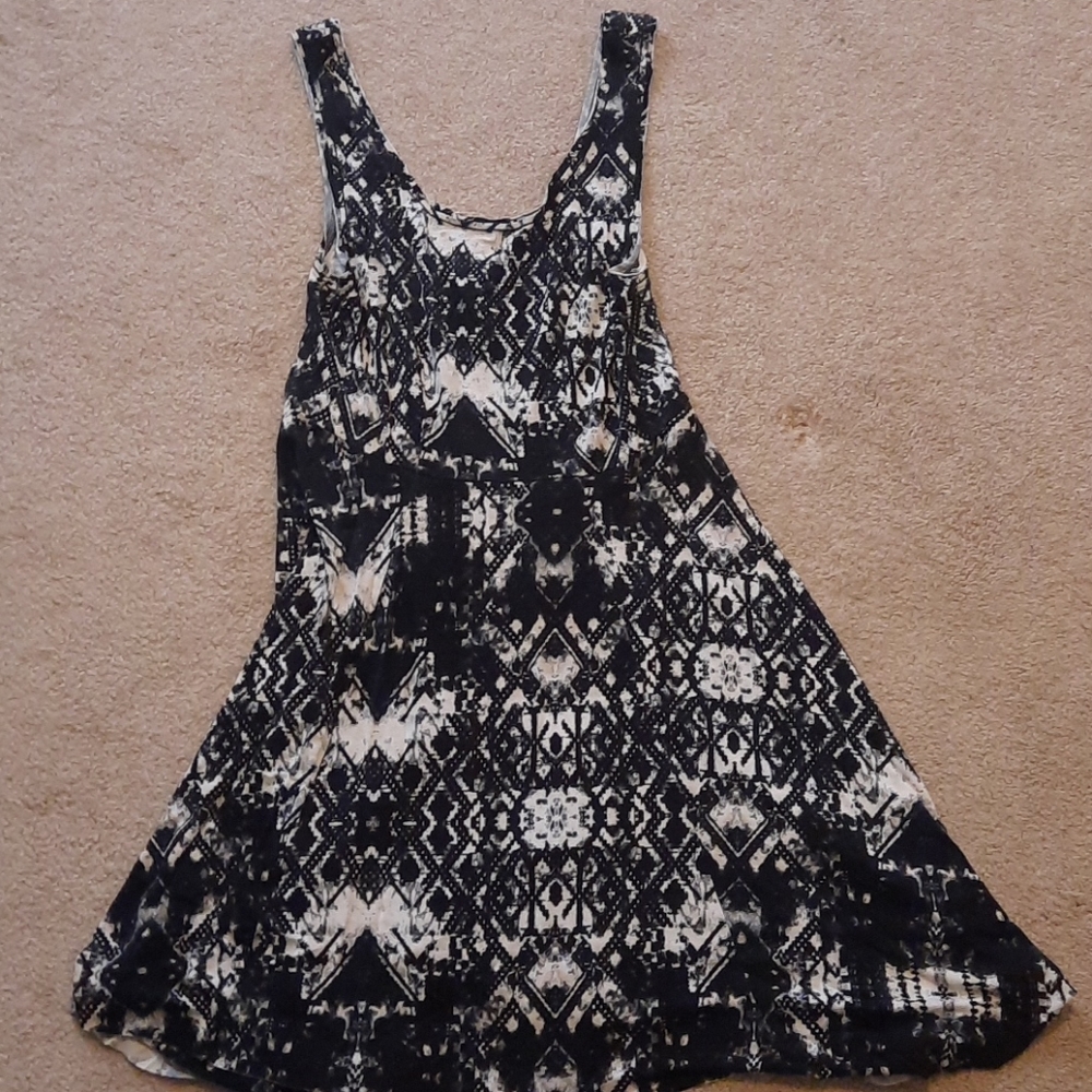 Dress‎